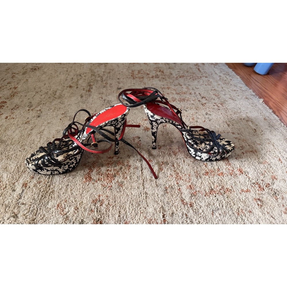 Dolce & Gabbana Strapped Sandal floral White & Black Sz EU 36.5 6 US Red Bottom - Picture 4 of 15